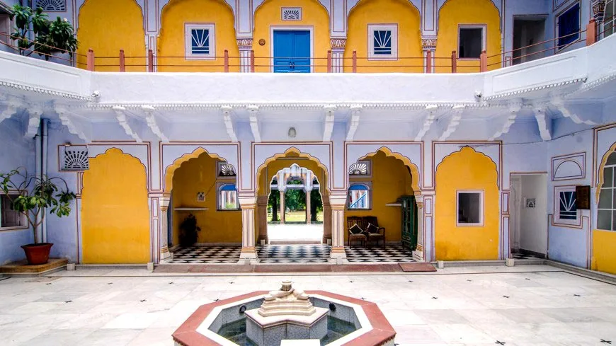 Hotel Diggi Palace